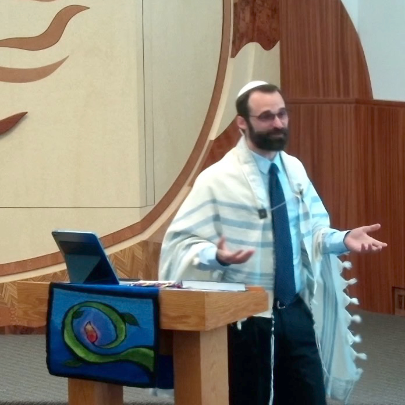 The Inter-Generational Havdalah Candle  (audio only)