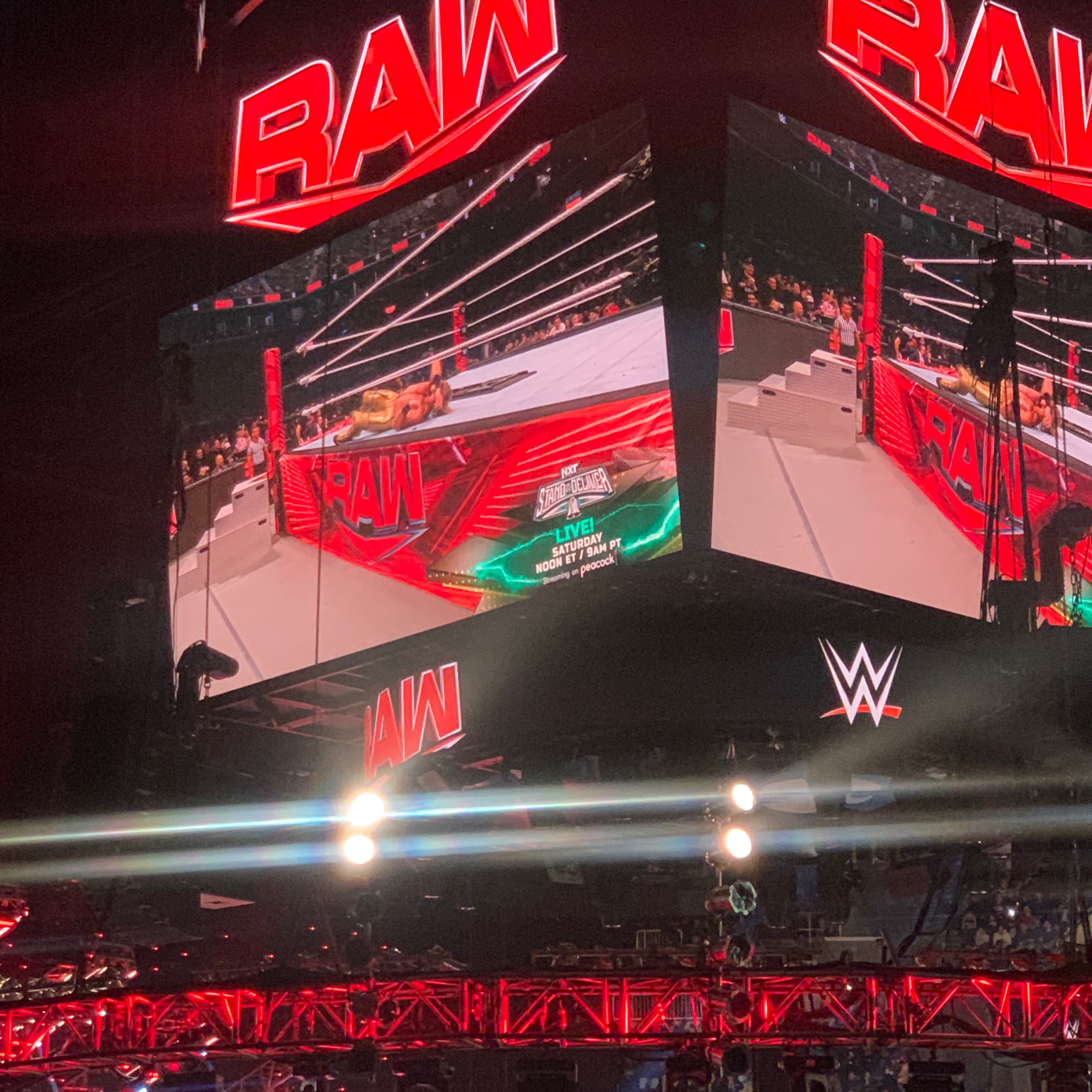 Monday night RAW baby!! ❤️‍🔥❤️‍🔥