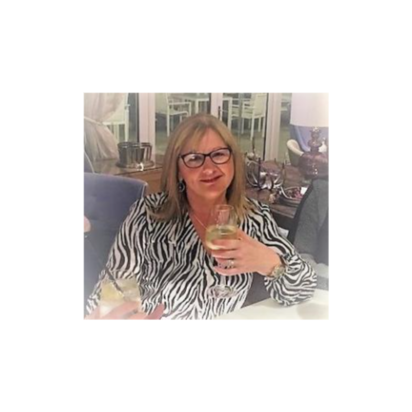 Suzie Mac's Sunday Chill: Smooth Vibes & Relaxing Rhythms on Sky Blue Radio