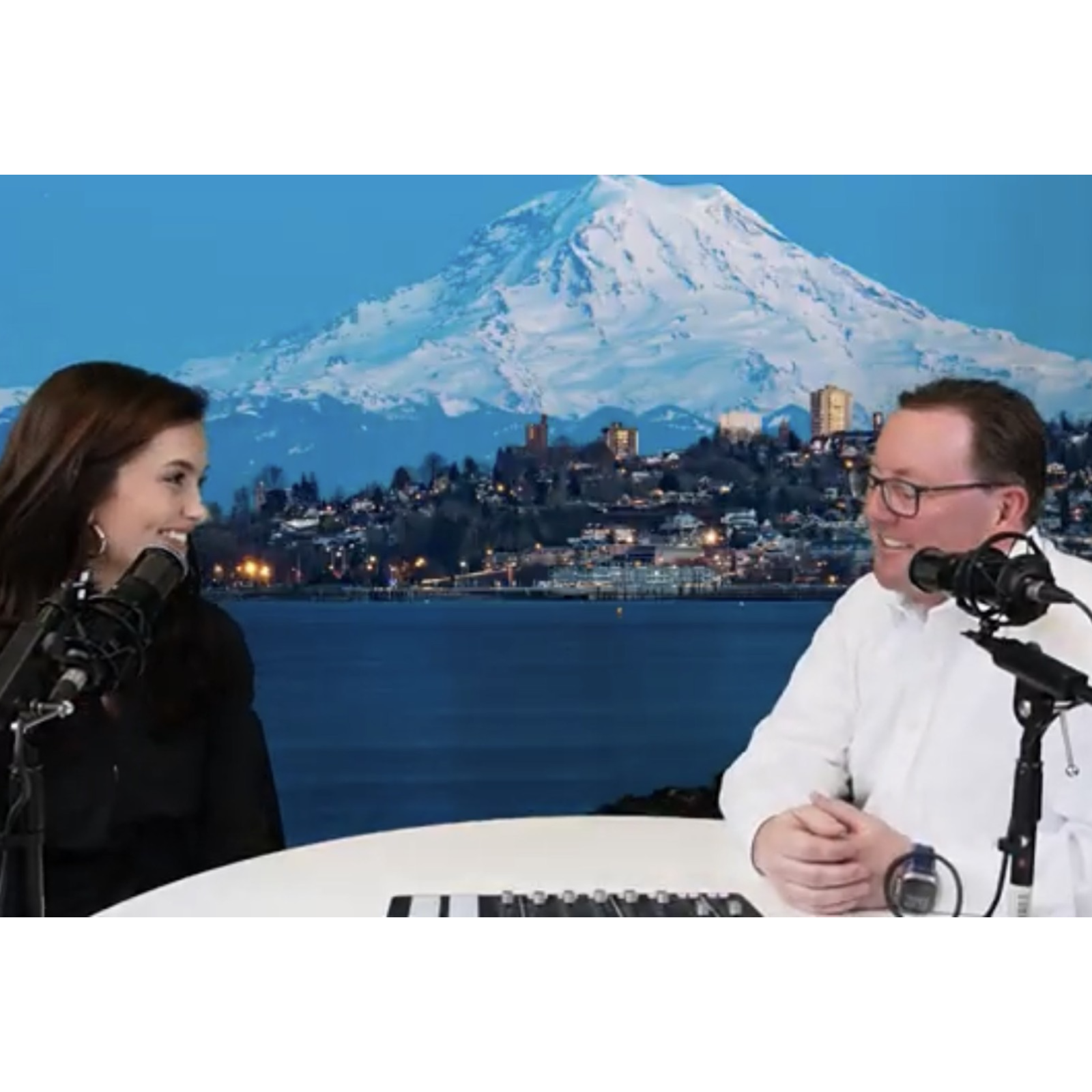 Ep 1. What do BeeKeepers and CEOs Have in Common?