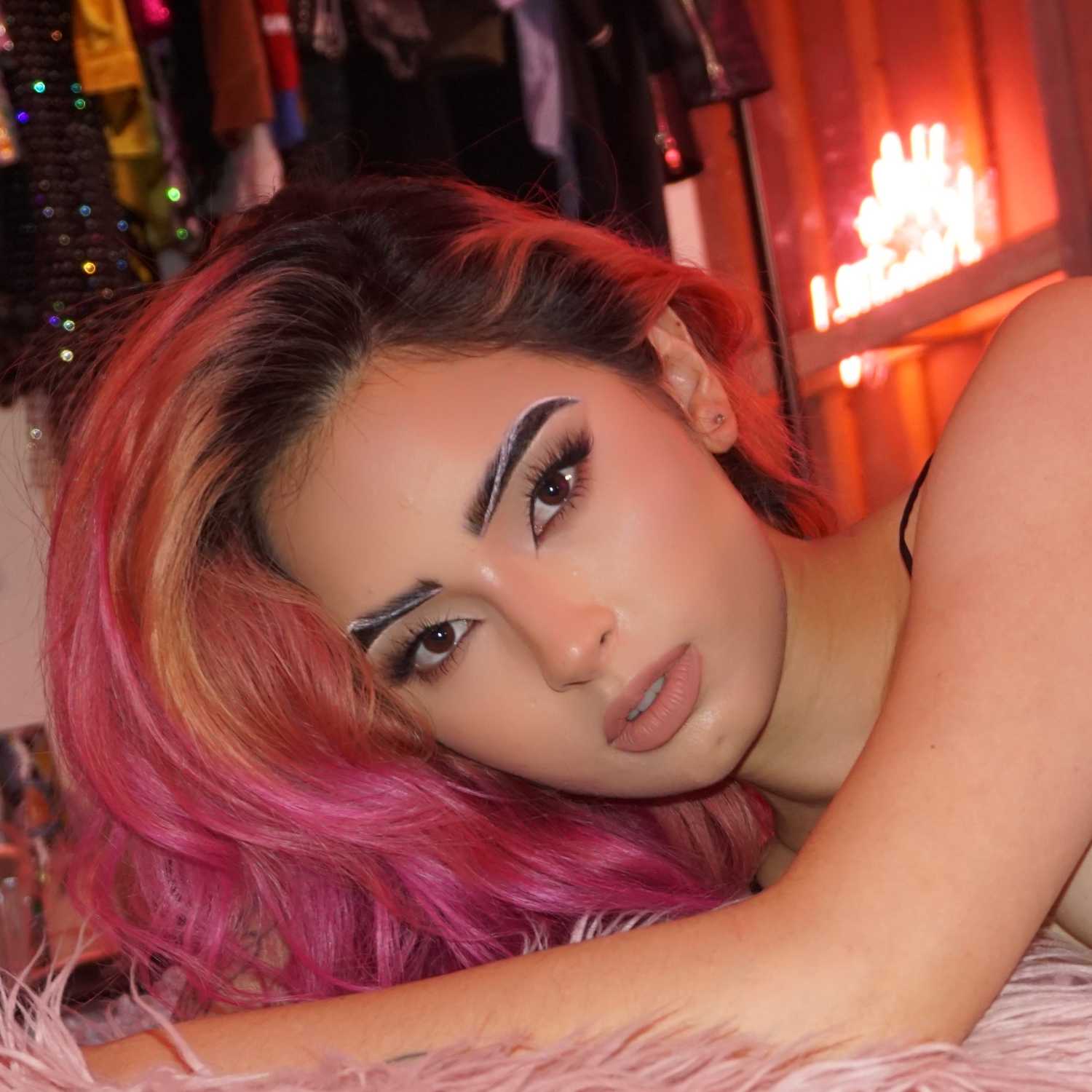 SUPER SUS con Laura Sanchez cover art