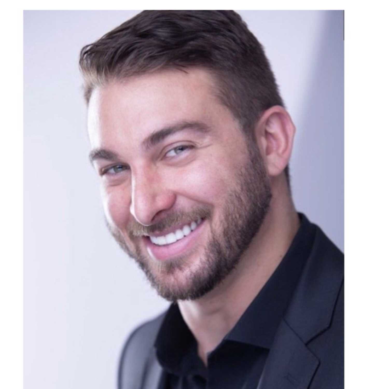 Laughs and Business Insights A Conversation with Eli Halpern, the Comedian Entrepreneur Behind The Golden Cricket Brand.