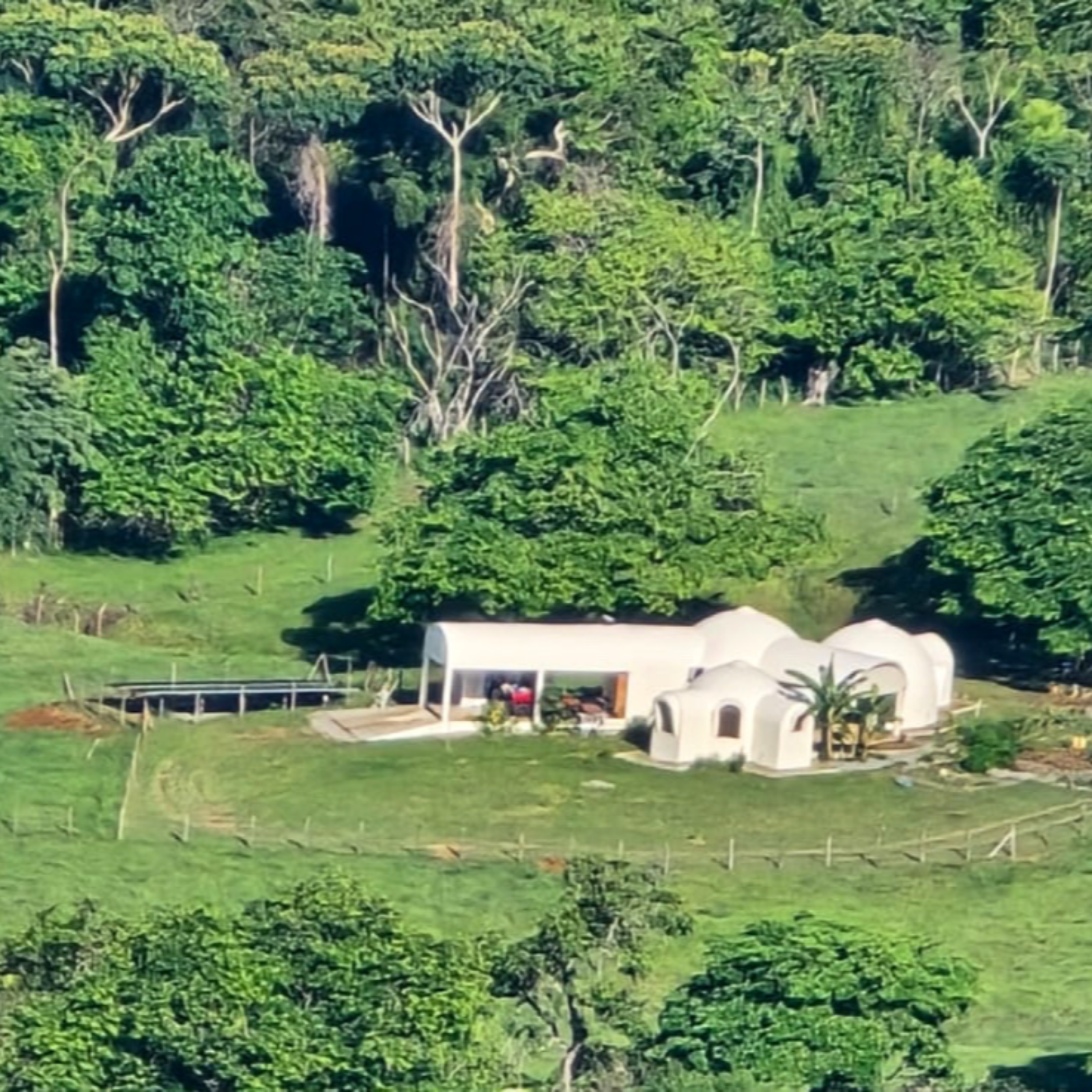 Purchasing property in Panama; it is simpler than you may think! Our positive story of buying land in Panama. episode artwork