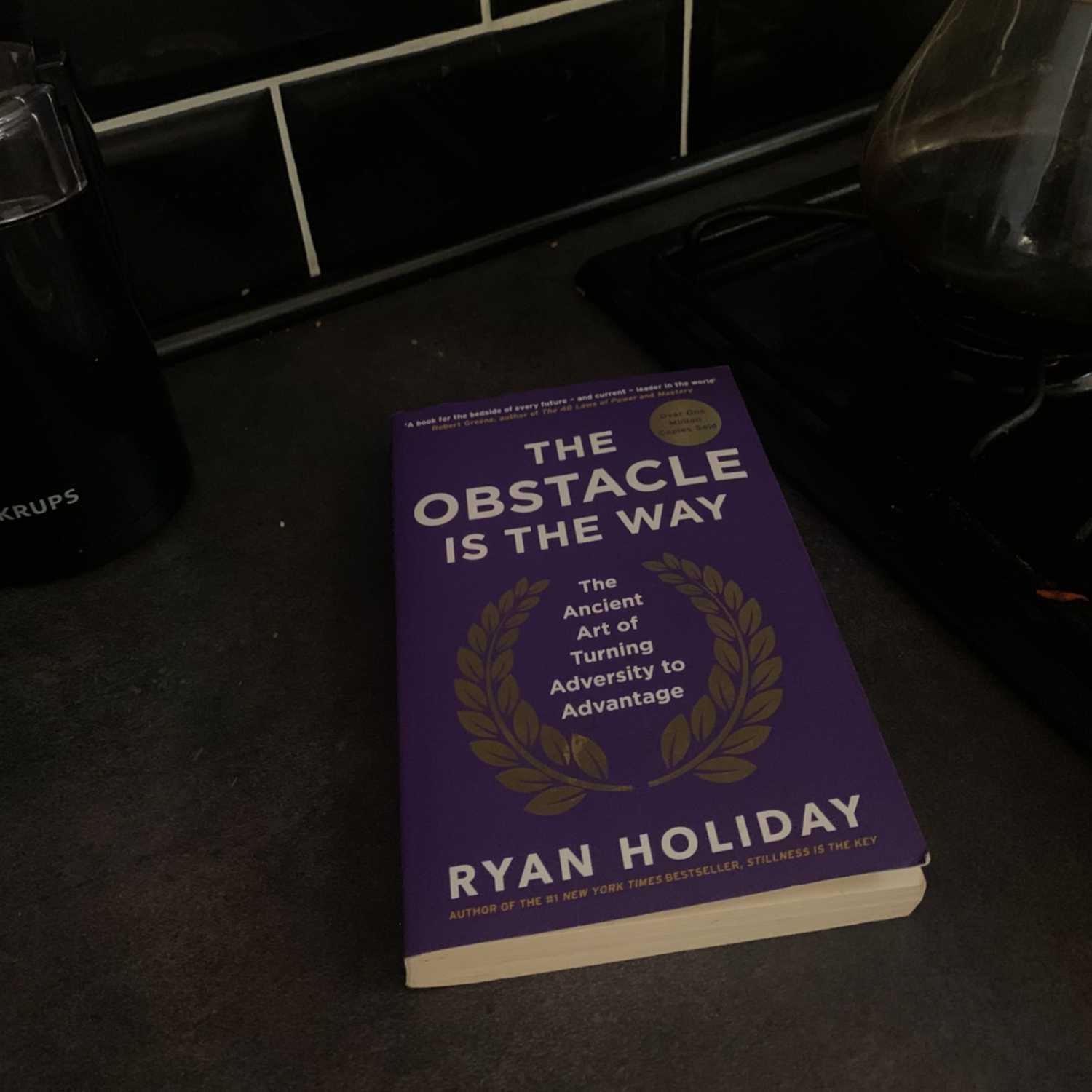 Boekrecensie: Obstacle Is The Way - Ryan Holiday episode artwork