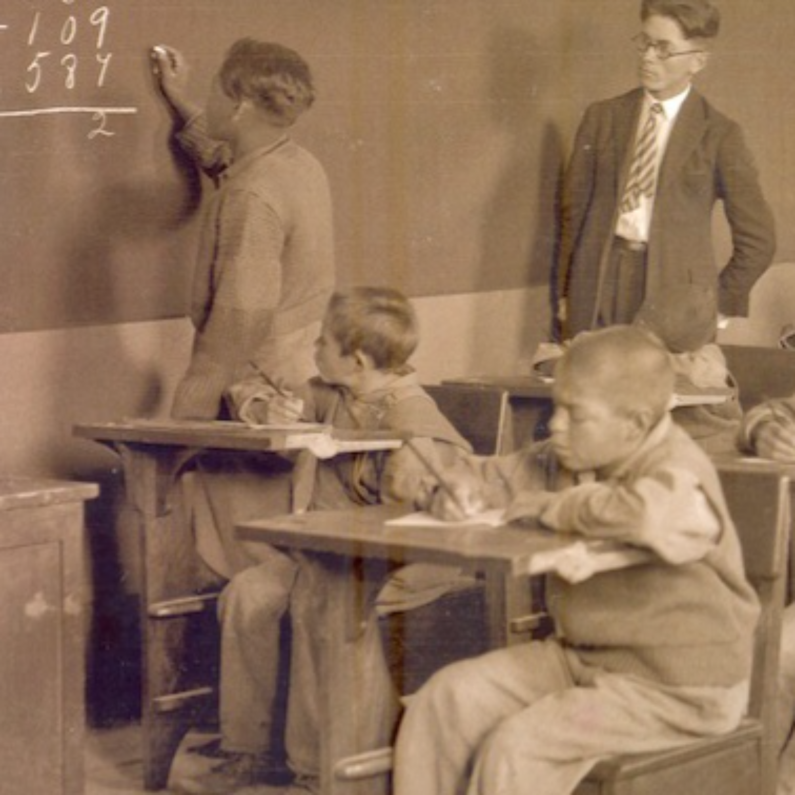 Transformacion de la educacion en Mexico antes, durante y despues de la Independencia cover art