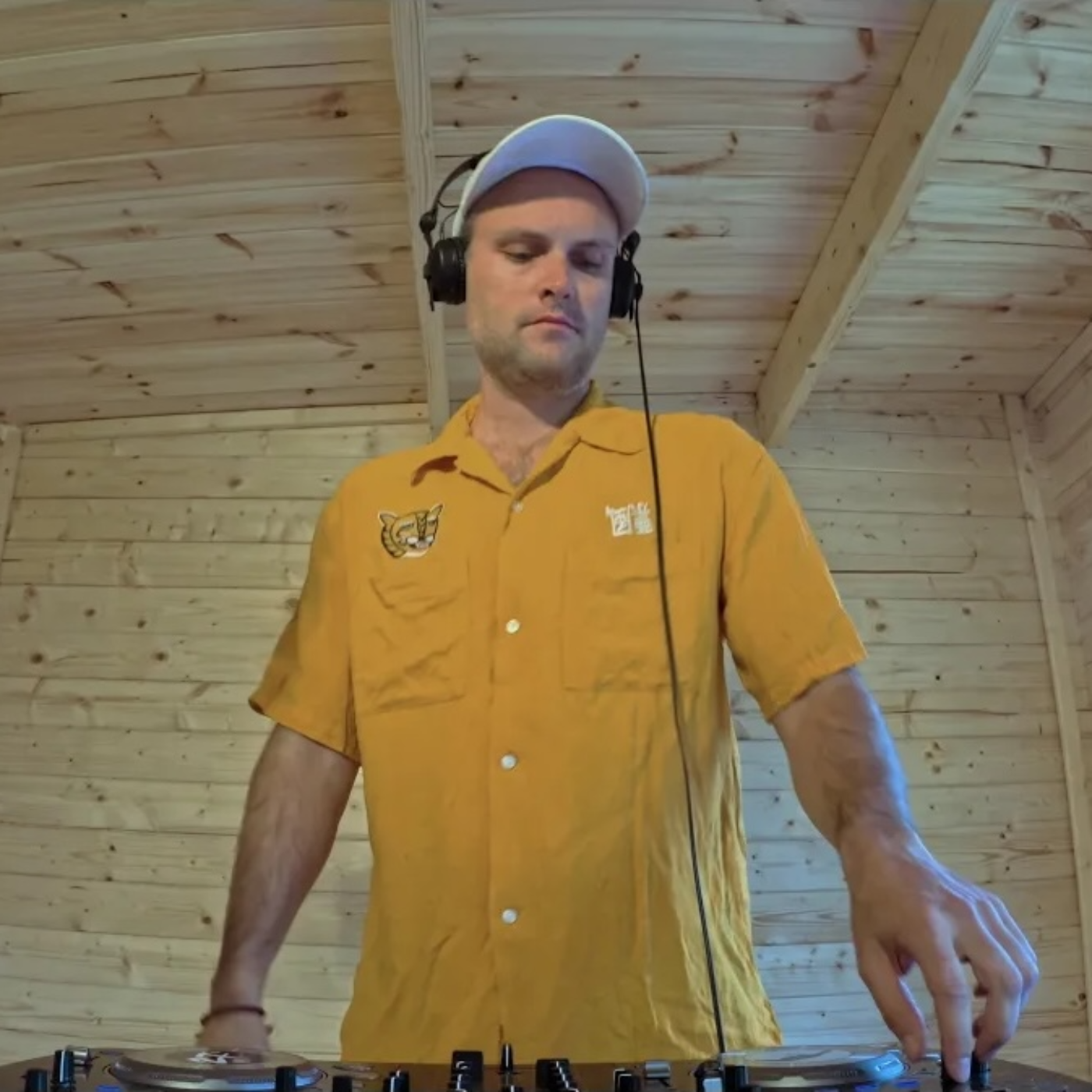 Tukan Dance 03: The Tiger Shirt Mix episode artwork