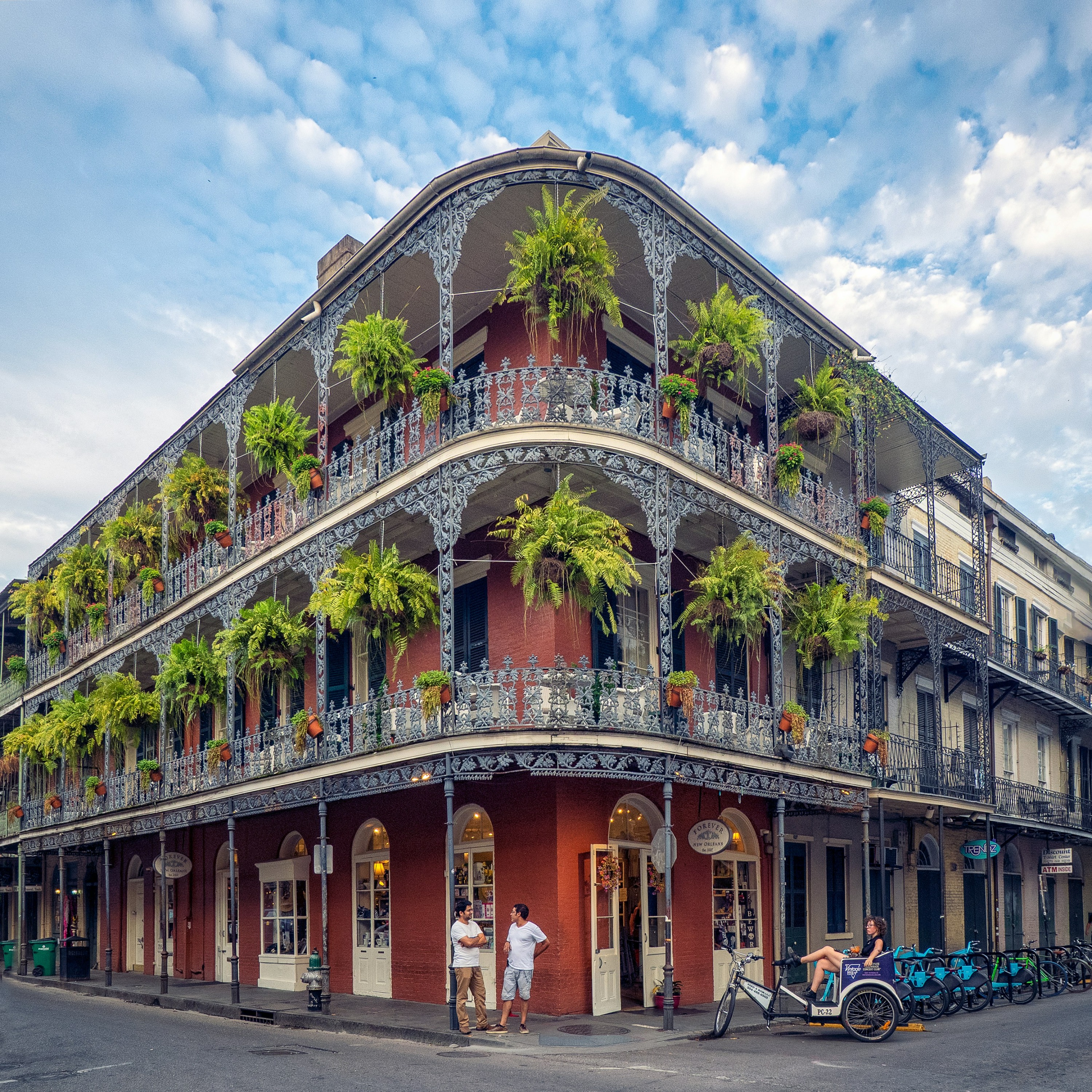 New Orleans Walking Tour Guide. Discover the History Behind the French Quarter and the Best Food Spots. episode artwork