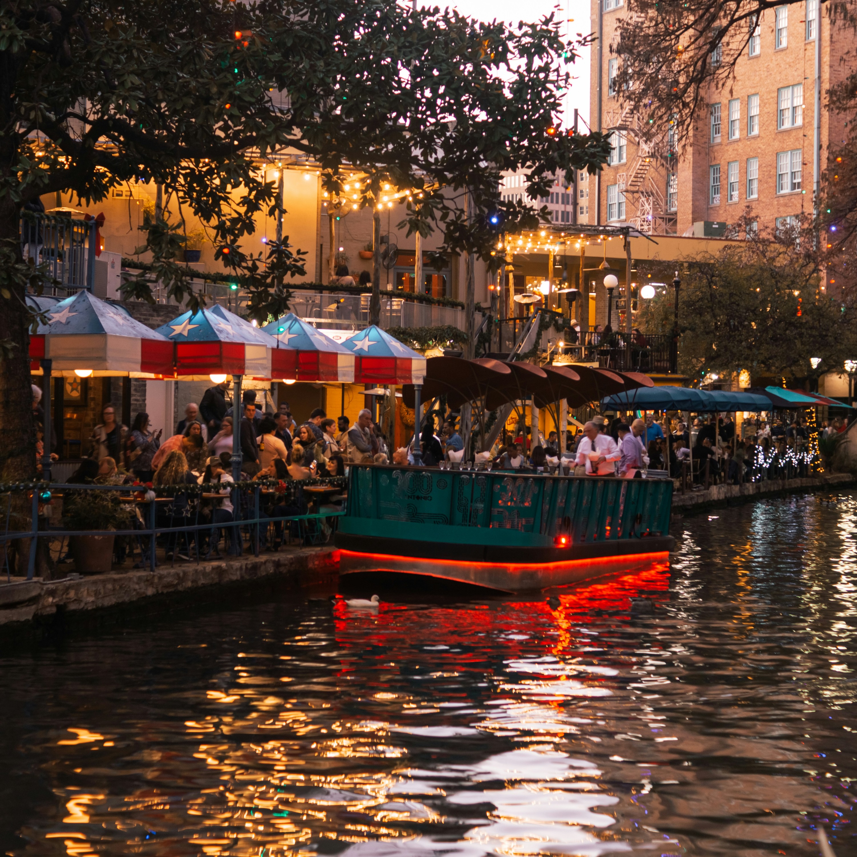 San Antonio Walking Tour Guide. Learn the Stories Behind the Sights and Discover the Best Food. episode artwork