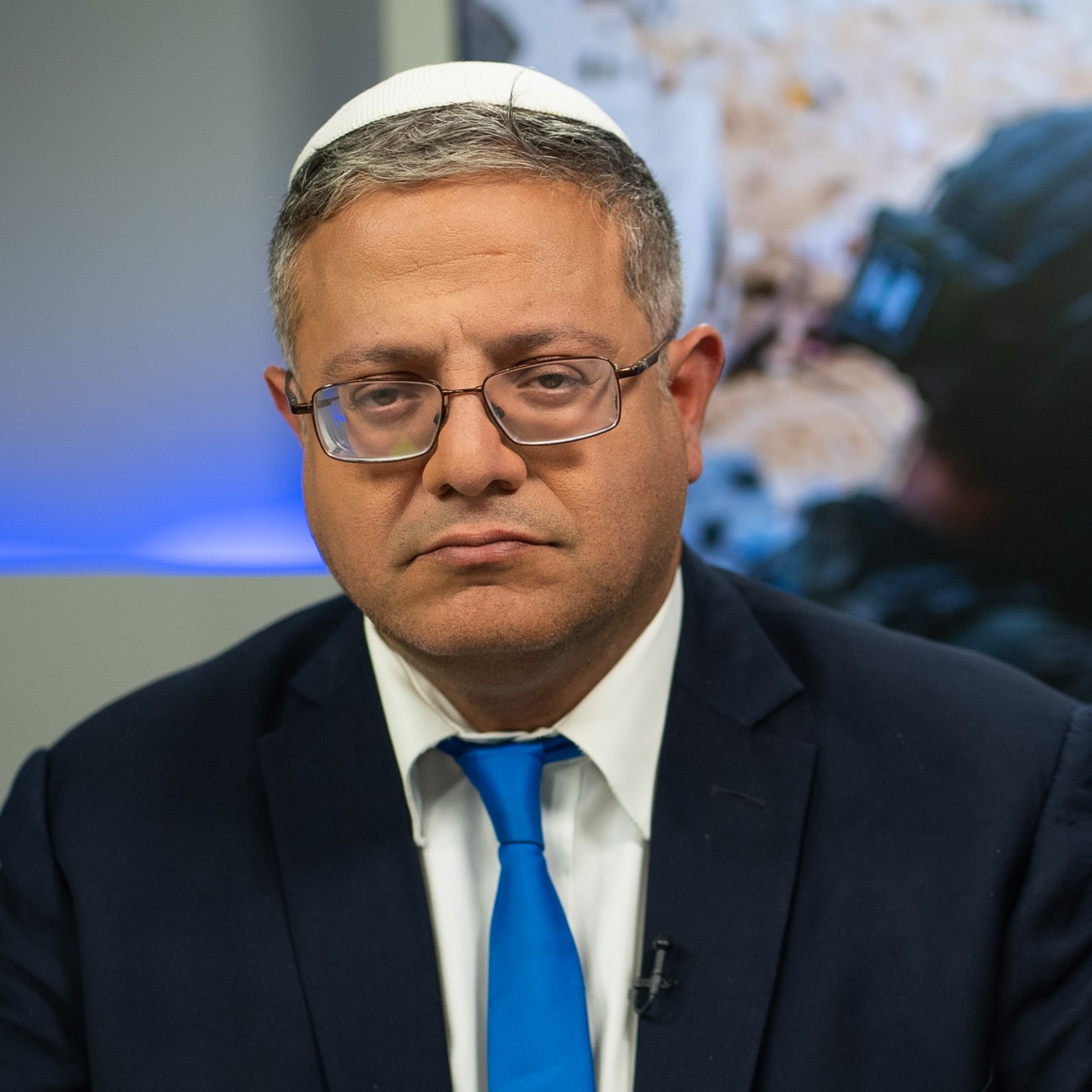 השר איתמר בן גביר באולפן ערוץ 7: לקרוע את עזה - לפתוח עליהם את שערי הגיהינום episode artwork