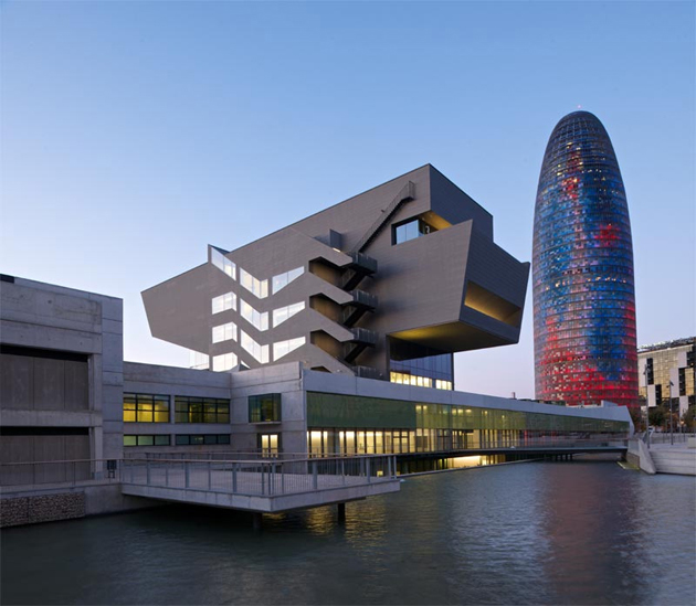 BARCELONA - Museo de Diseño de Barcelona - visita con audioguía a Barcelona (español) episode artwork