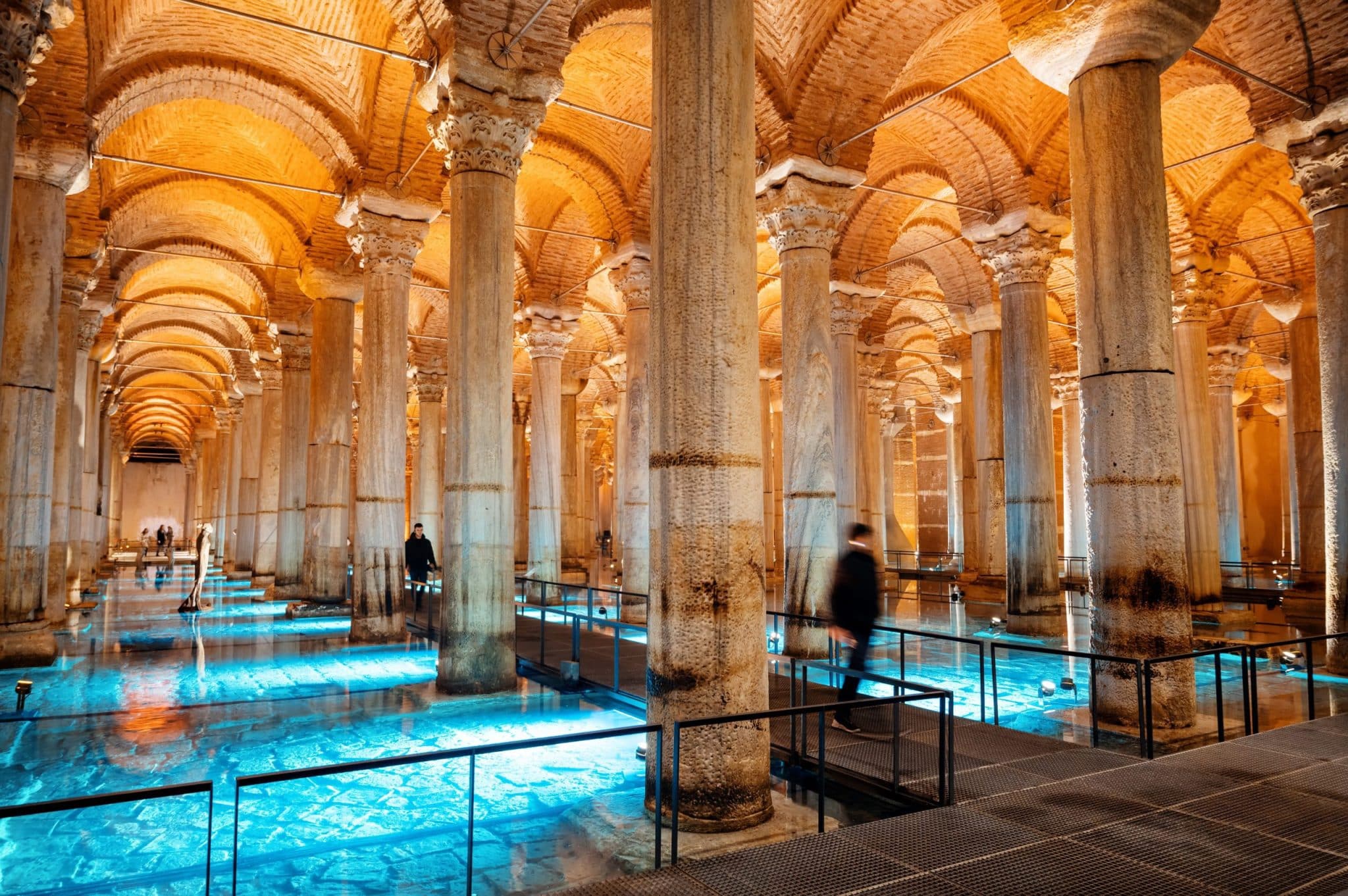 ISTANBUL - Basilica Cistern (Yerebatan Sarnıcı) - visita con audioguida a Istanbul (italiano) episode artwork