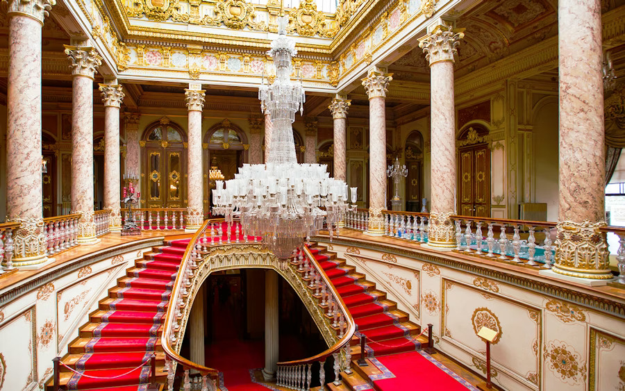 ISTANBUL - Palazzo di Dolmabahçe, interno - visita con audioguida a Istanbul (italiano) episode artwork