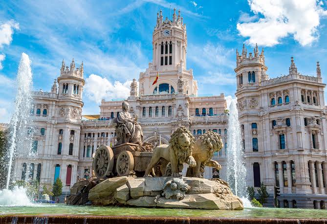 MADRID - Fuente de Cibeles e Palacio de Cibeles - visita con audioguida a Madrid (italiano) episode artwork