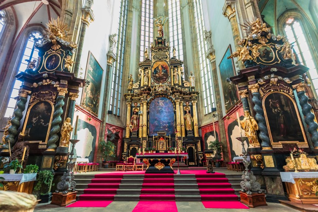 PRAGA - Chiesa di Santa Maria di Týn, interno - visita con audioguida a Praga (italiano) PRAGA - Chiesa di Santa Maria di Týn, interno - visita con audioguida a Praga (italiano)