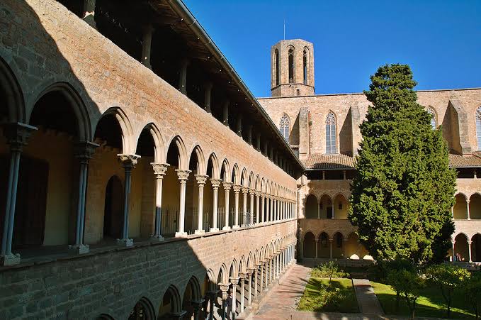 BARCELONE - Monastère de Pedralbes - visite avec audioguide à Barcelone (français) episode artwork