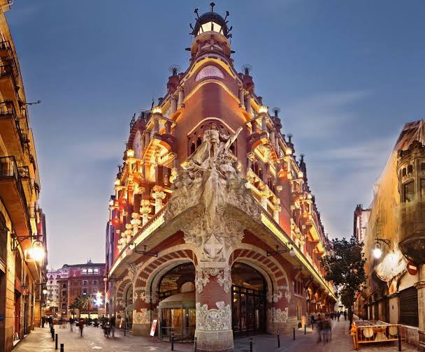 BARCELONE - Palau de la Música Catalana - visite avec audioguide à Barcelone (français) episode artwork